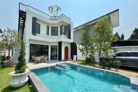 Villa in Chiang Mai, Thailand 5 bedrooms № 155317
