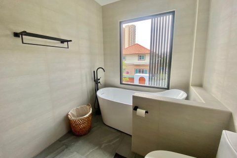 Villa in Chiang Mai, Thailand 5 bedrooms № 155317 - photo 19