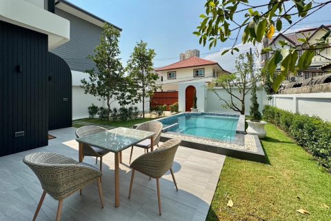 Villa in Chiang Mai, Thailand 5 bedrooms № 155317 - photo 2