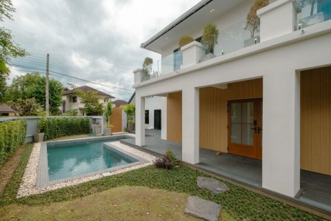 House in Chiang Mai, Thailand 4 bedrooms № 155319 - photo 1