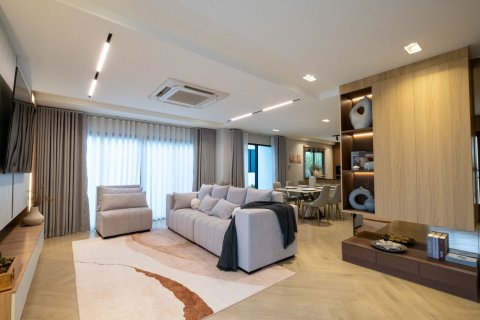 House in Chiang Mai, Thailand 4 bedrooms № 155319 - photo 4