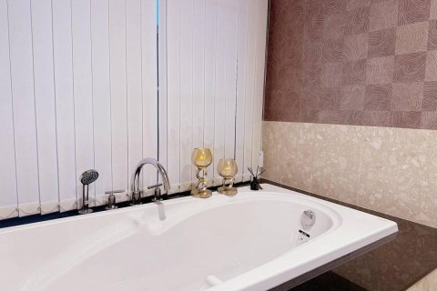 House in Chiang Mai, Thailand 3 bedrooms № 155323 - photo 12