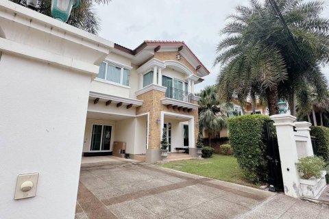 House in Chiang Mai, Thailand 3 bedrooms № 155323 - photo 2