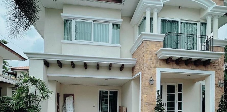 House in Chiang Mai, Thailand 3 bedrooms № 155323