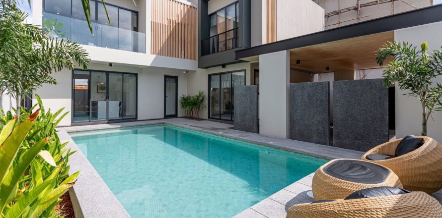 House in Chiang Mai, Thailand 4 bedrooms № 155322