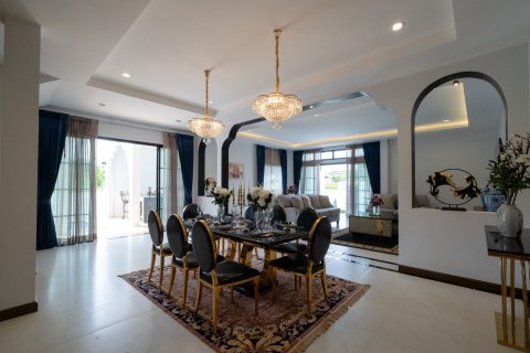 House in Chiang Mai, Thailand 5 bedrooms № 155318 - photo 9