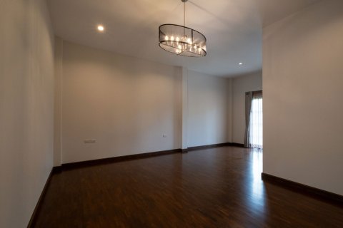 House in Chiang Mai, Thailand 5 bedrooms № 155318 - photo 19