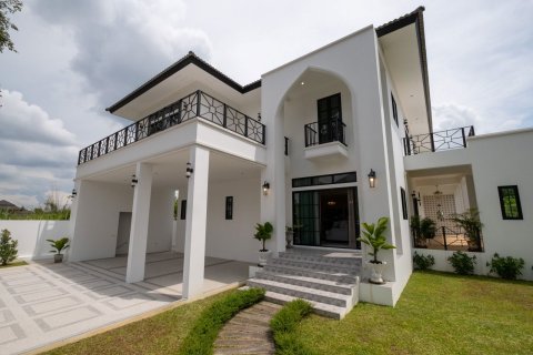 House in Chiang Mai, Thailand 5 bedrooms № 155318