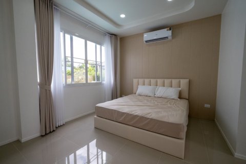 Villa in Chiang Mai, Thailand 4 bedrooms № 155321 - photo 15