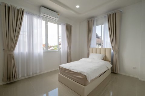 Villa in Chiang Mai, Thailand 4 bedrooms № 155321 - photo 14