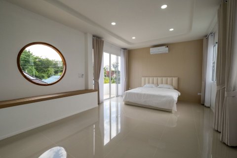 Villa in Chiang Mai, Thailand 4 bedrooms № 155321 - photo 13