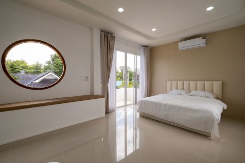 Villa in Chiang Mai, Thailand 4 bedrooms № 155321 - photo 12