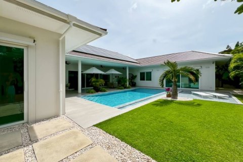 Villa in Hua Hin, Thailand 3 bedrooms № 164085 - photo 5