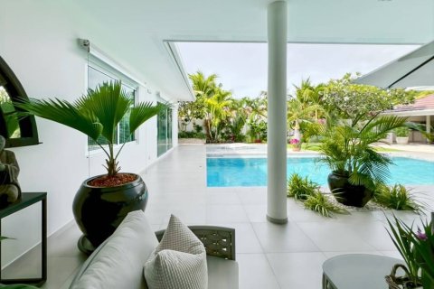 Villa in Hua Hin, Thailand 3 bedrooms № 164085 - photo 18