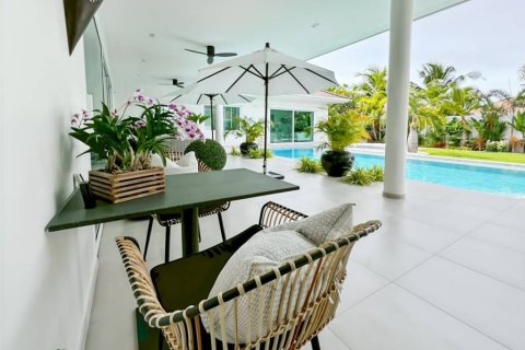 Villa in Hua Hin, Thailand 3 bedrooms № 164085 - photo 21