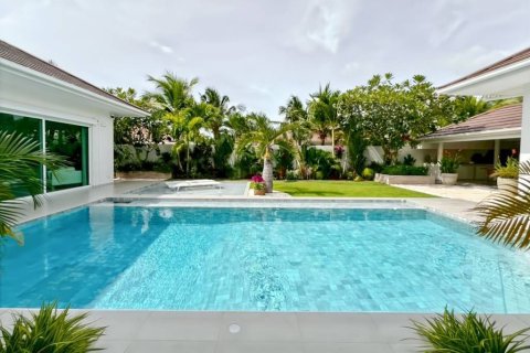 Villa in Hua Hin, Thailand 3 bedrooms № 164085 - photo 4