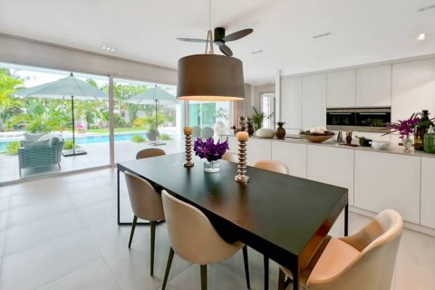 Villa in Hua Hin, Thailand 3 bedrooms № 164085 - photo 30