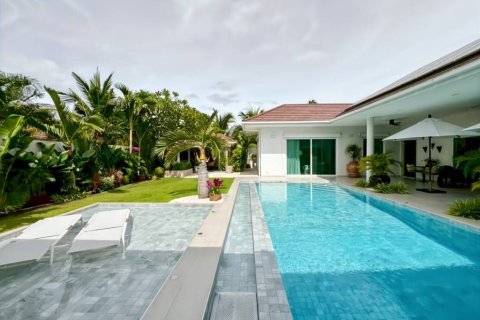 Villa in Hua Hin, Thailand 3 bedrooms № 164085 - photo 2