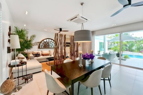 Villa in Hua Hin, Thailand 3 bedrooms № 164085 - photo 28