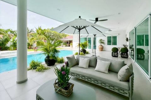 Villa in Hua Hin, Thailand 3 bedrooms № 164085 - photo 14