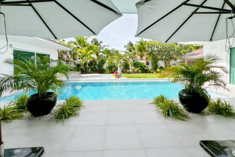 Villa in Hua Hin, Thailand 3 bedrooms № 164085 - photo 19