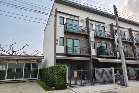 Таунхаус в Правете, Бангкок, Таиланд с 3 спальнями  № 164088 - фото 2