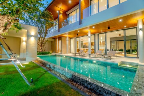 Villa in Phuket, Thailand 3 bedrooms № 164089 - photo 23