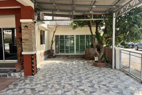House in San Kamphaeng, Thailand 3 bedrooms № 164084 - photo 6