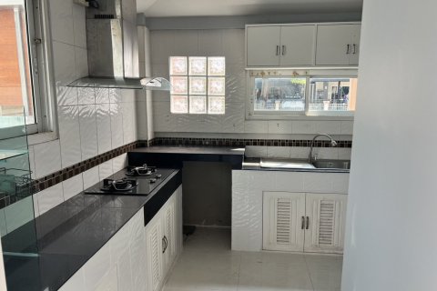 House in San Kamphaeng, Thailand 3 bedrooms № 164084 - photo 11