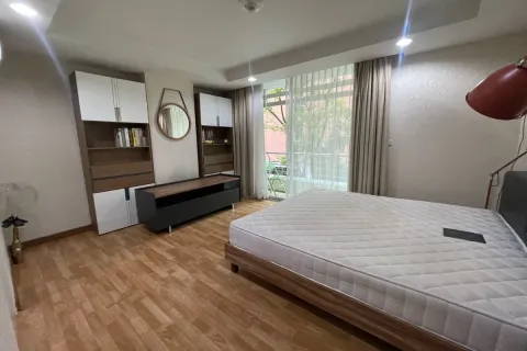 Condo in Din Daeng, Bangkok, Thailand, 2 bedrooms № 167388 - photo 2