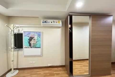 Condo in Din Daeng, Bangkok, Thailand, 2 bedrooms № 167388 - photo 6