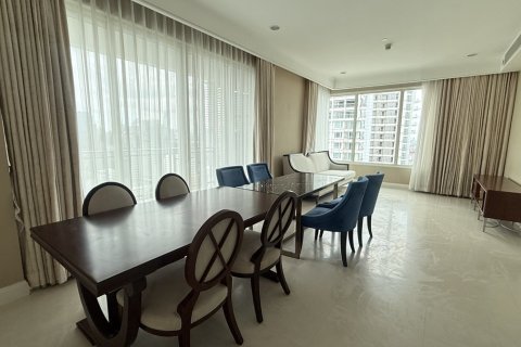 Condo in Pathum Wan, Bangkok, Thailand, 3 bedrooms № 201264 - photo 3