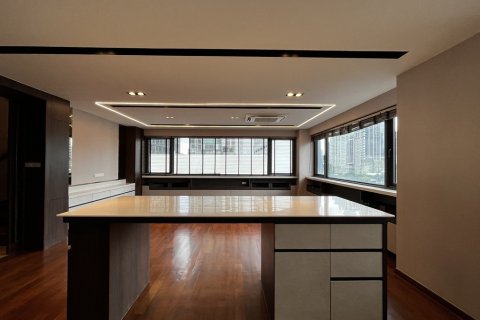 Condo in Pathum Wan, Bangkok, Thailand, 4 bedrooms № 201266 - photo 16