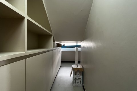 Condo in Pathum Wan, Bangkok, Thailand, 4 bedrooms № 201266 - photo 4