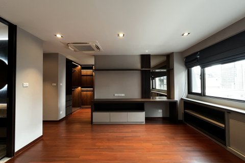 Condo in Pathum Wan, Bangkok, Thailand, 4 bedrooms № 201266 - photo 12