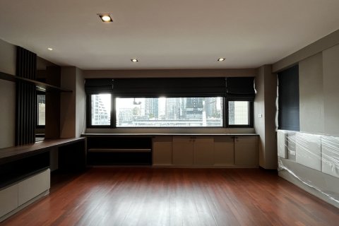 Condo in Pathum Wan, Bangkok, Thailand, 4 bedrooms № 201266 - photo 11