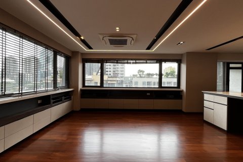 Condo in Pathum Wan, Bangkok, Thailand, 4 bedrooms № 201266 - photo 17