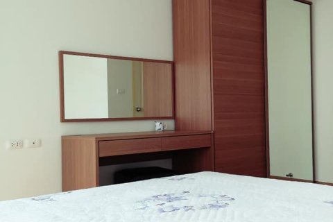 Кондоминиум с 2 спальнями в Хуай Кванге, Бангкок, Таиланд № 140119 - фото 8