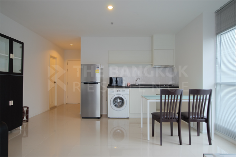Condo in Bangkok, Thailand, 2 bedrooms  № 184925 - photo 2