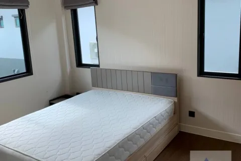 Haus in Bang Kapi, Bangkok, Thailand 4 Schlafzimmer № 215546 - Foto 7