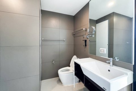 Condo in Bangkok, Thailand, 2 bedrooms  № 152393 - photo 10