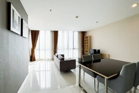 Condo in Bangkok, Thailand, 2 bedrooms  № 152393 - photo 1