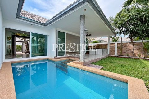House in Pattaya, Thailand 3 bedrooms № 197679
