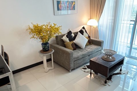 Condo in Bangkok, Thailand, 1 bedroom  № 146606 - photo 2