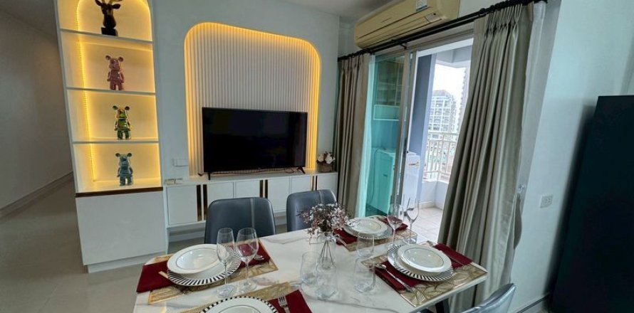 Condo in Pattaya, Thailand, 2 bedrooms  № 168881