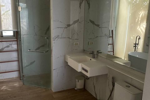 Villa in Phuket, Thailand 3 bedrooms № 168883 - photo 15