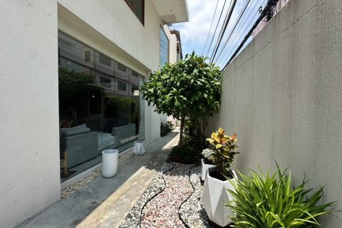 Duplex in Chatuchak, Bangkok, Thailand 5 bedrooms № 138929 - photo 12