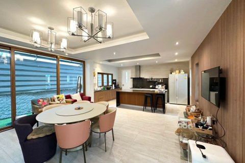 Duplex in Chatuchak, Bangkok, Thailand 5 bedrooms № 138929 - photo 4