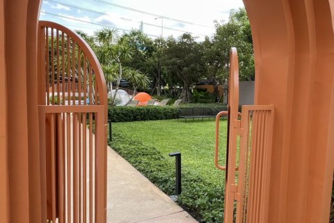 Студия в кондо в Бангкапи, Бангкок, Таиланд № 138924 - фото 3