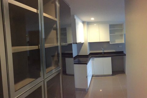 Condo à Khlong Toei, Bangkok, Thaïlande, 2 chambres  № 152242 - photo 9